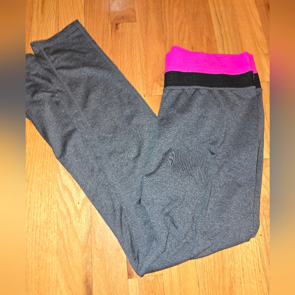 Reebok size Medium leggings